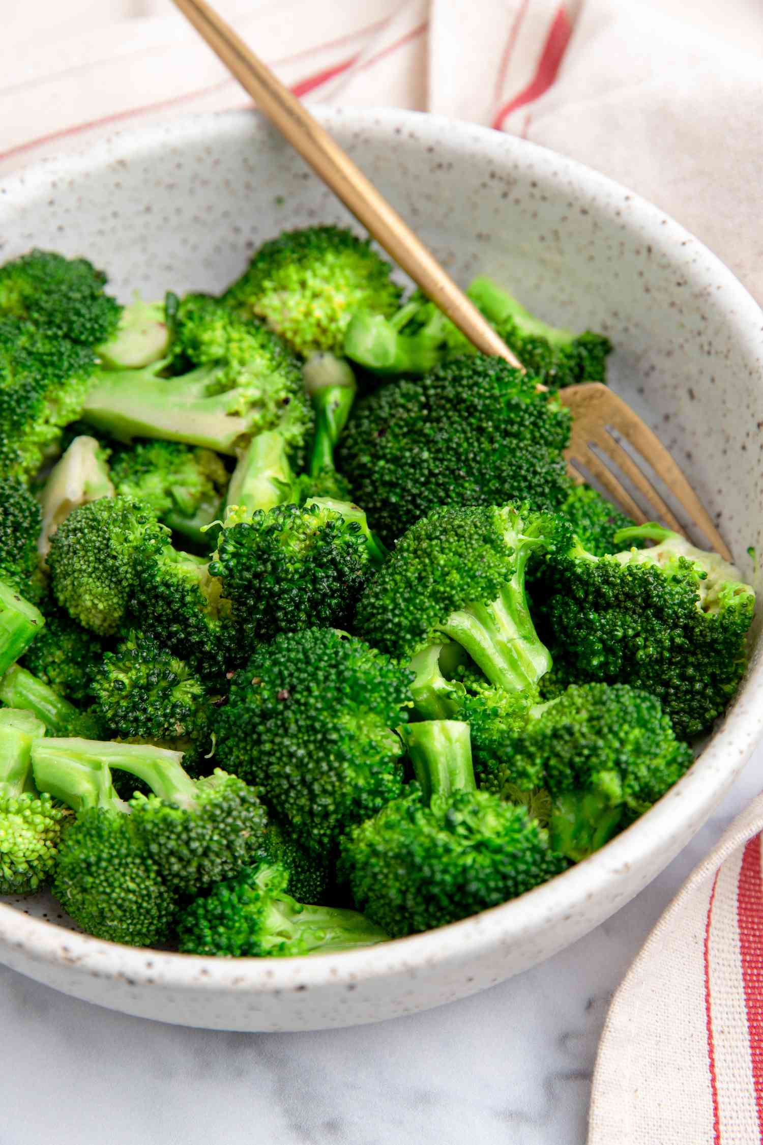 Bowl of Steamed Broccoli for How to Steam Broccoli in the Microwave